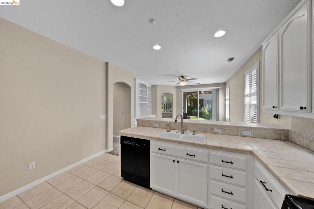 Image 13 of property listing at 297 Baldwin Dr, Brentwood, CA 94513