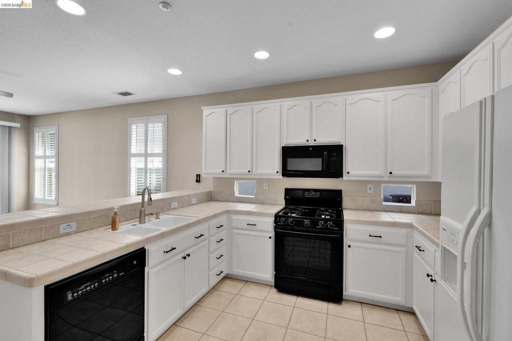 Image 14 of property listing at 297 Baldwin Dr, Brentwood, CA 94513