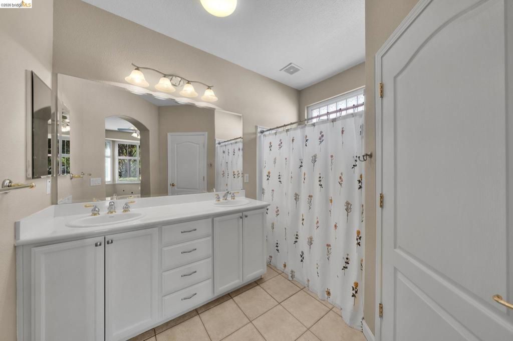 Image 25 of property listing at 297 Baldwin Dr, Brentwood, CA 94513