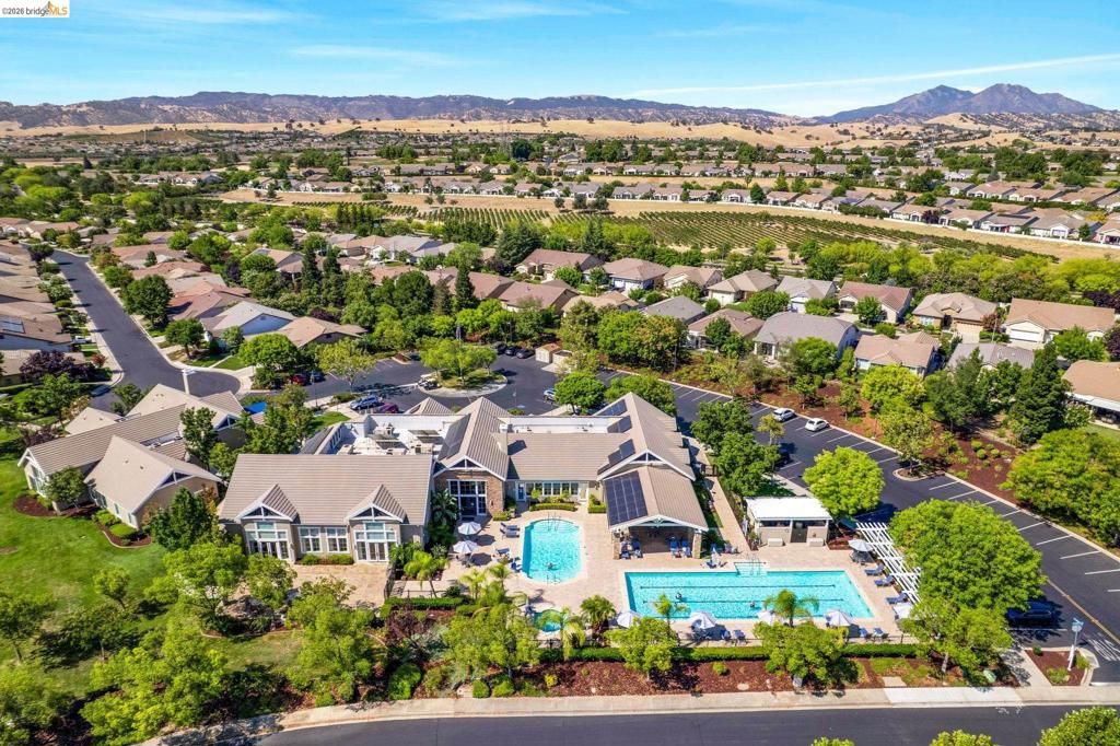 Image 6 of property listing at 297 Baldwin Dr, Brentwood, CA 94513