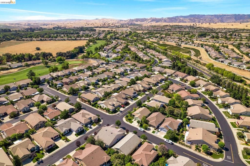 Image 8 of property listing at 297 Baldwin Dr, Brentwood, CA 94513