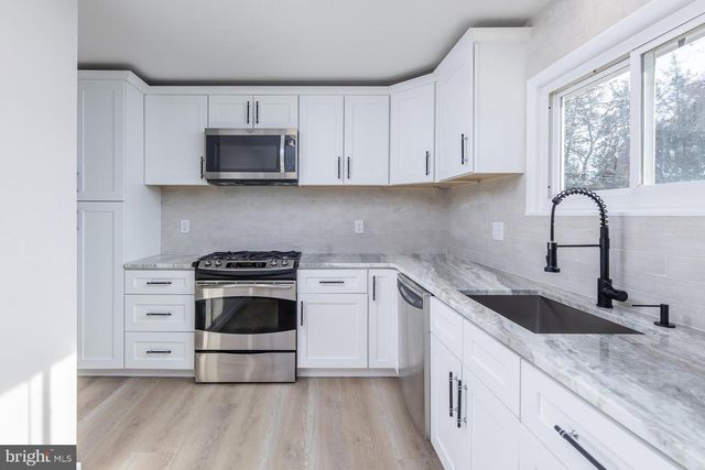 240 ELM AVE, Woodbury Heights, NJ 08097