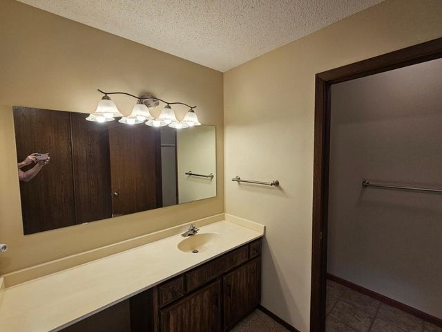 1855 Silver Bell Road 314, Eagan, MN 55122