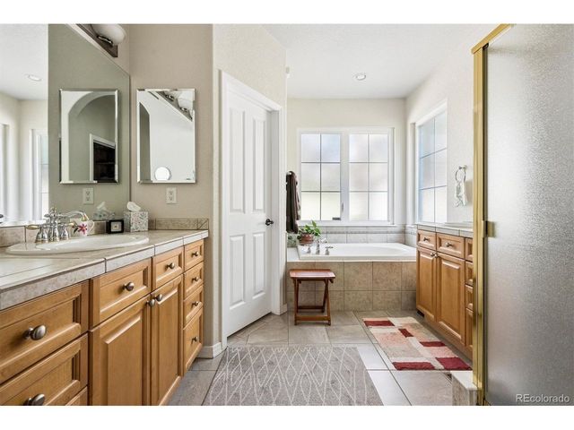 575 Roslyn St, Denver, CO 80230