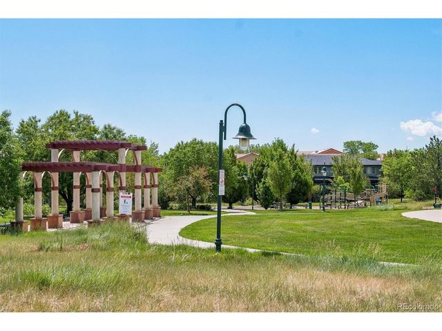 575 Roslyn St, Denver, CO 80230