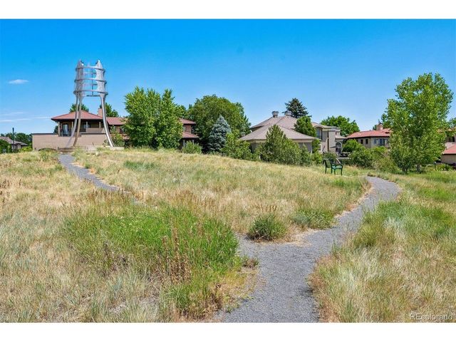 575 Roslyn St, Denver, CO 80230