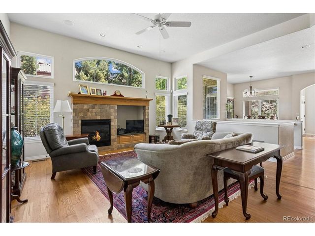 575 Roslyn St, Denver, CO 80230