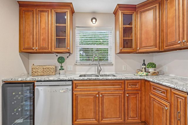 1109 Winding Way Drive, Friendswood, TX 77546