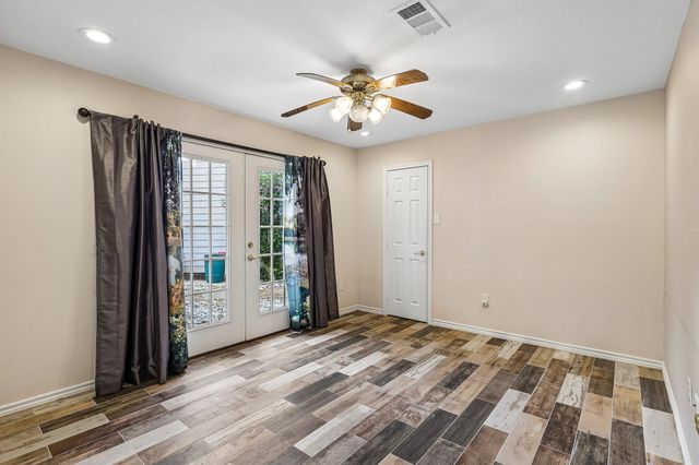 1109 Winding Way Drive, Friendswood, TX 77546