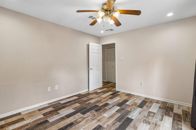 1109 Winding Way Drive, Friendswood, TX 77546