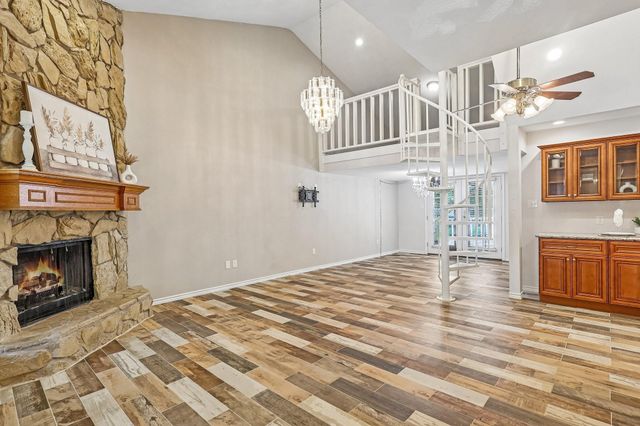 1109 Winding Way Drive, Friendswood, TX 77546