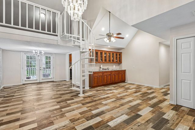 1109 Winding Way Drive, Friendswood, TX 77546