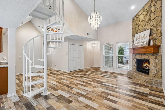 1109 Winding Way Drive, Friendswood, TX 77546