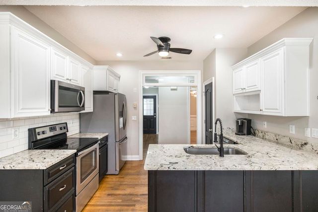 204 Lovorn Circle, Warner Robins, GA 31088
