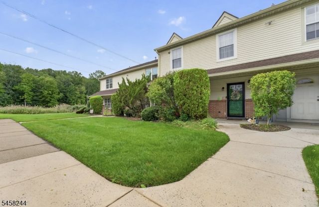 68 SASSAFRAS COURT, North Brunswick Twp., NJ 08902