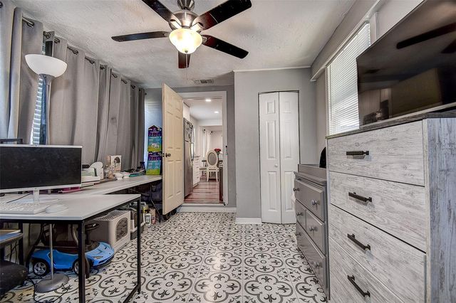 4340 3RD AVENUE S, St Petersburg, FL 33711