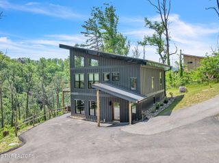 2216 Headrick Lead, Sevierville, TN 37862
