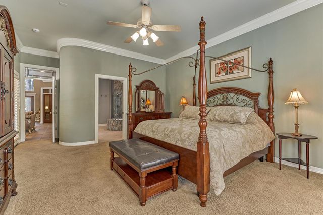 7 Clarion Ridge, The Woodlands, TX 77382