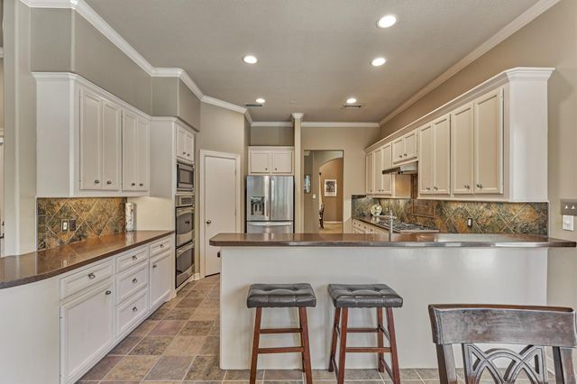 7 Clarion Ridge, The Woodlands, TX 77382