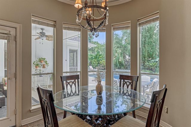 7 Clarion Ridge, The Woodlands, TX 77382