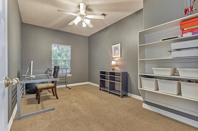 7 Clarion Ridge, The Woodlands, TX 77382
