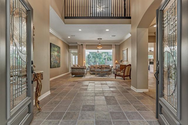 7 Clarion Ridge, The Woodlands, TX 77382