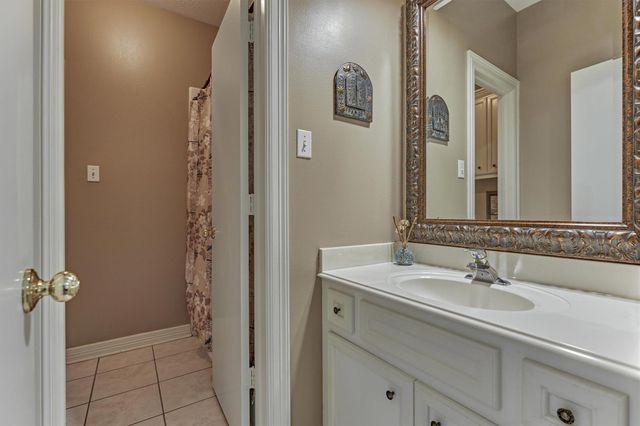 7 Clarion Ridge, The Woodlands, TX 77382