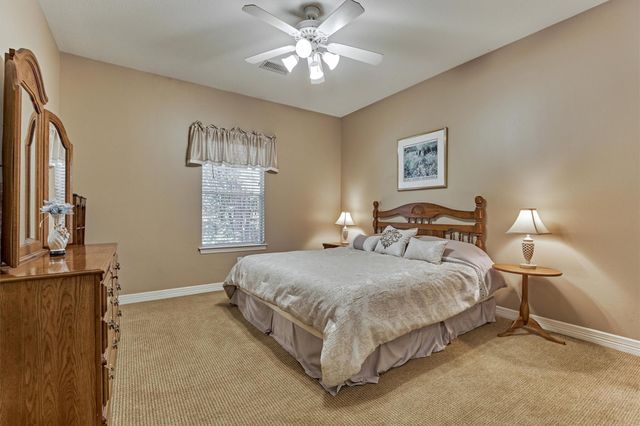 7 Clarion Ridge, The Woodlands, TX 77382
