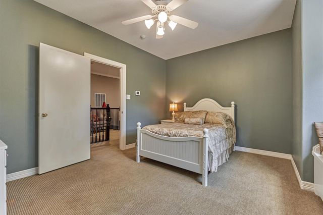 7 Clarion Ridge, The Woodlands, TX 77382