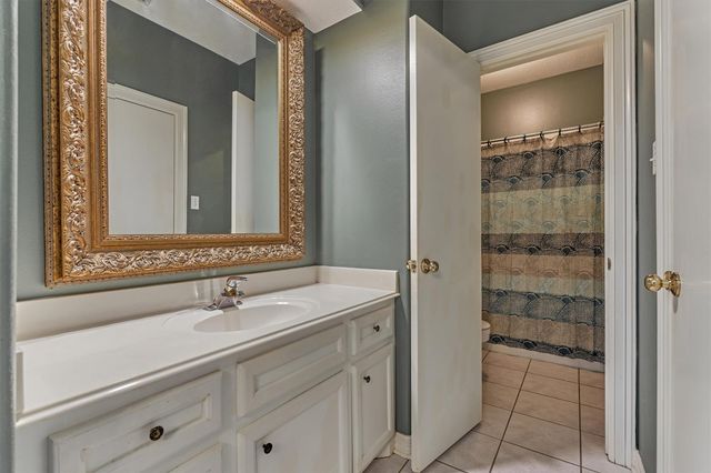 7 Clarion Ridge, The Woodlands, TX 77382