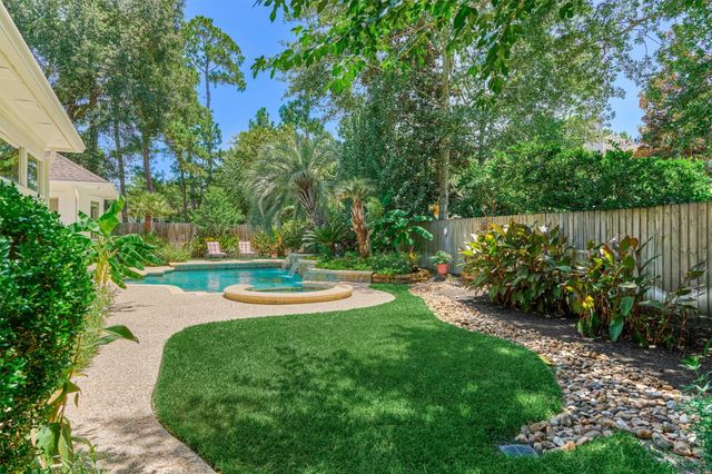 7 Clarion Ridge, The Woodlands, TX 77382