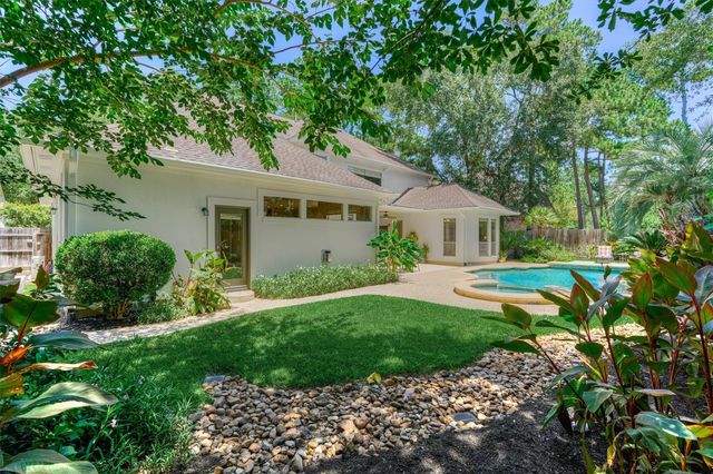 7 Clarion Ridge, The Woodlands, TX 77382