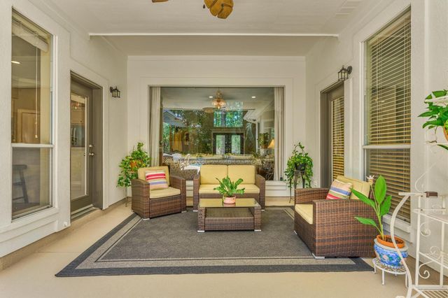 7 Clarion Ridge, The Woodlands, TX 77382