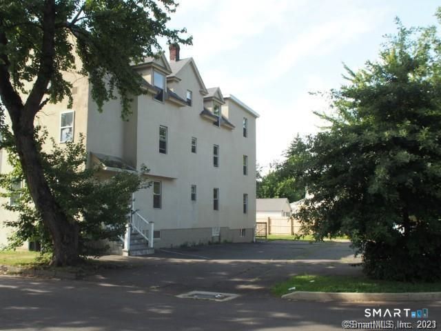 81 Longfellow Avenue 2nd flr, Fairfield, CT 06825
