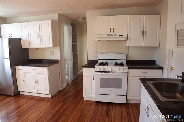 81 Longfellow Avenue 2nd flr, Fairfield, CT 06825