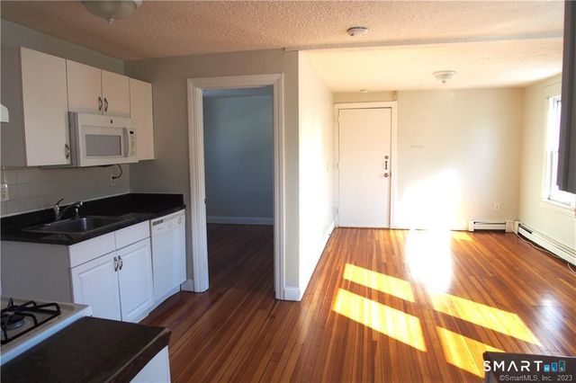 81 Longfellow Avenue 2nd flr, Fairfield, CT 06825