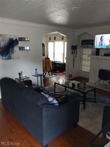 1747 Catalpa Road, Cleveland, OH 44112