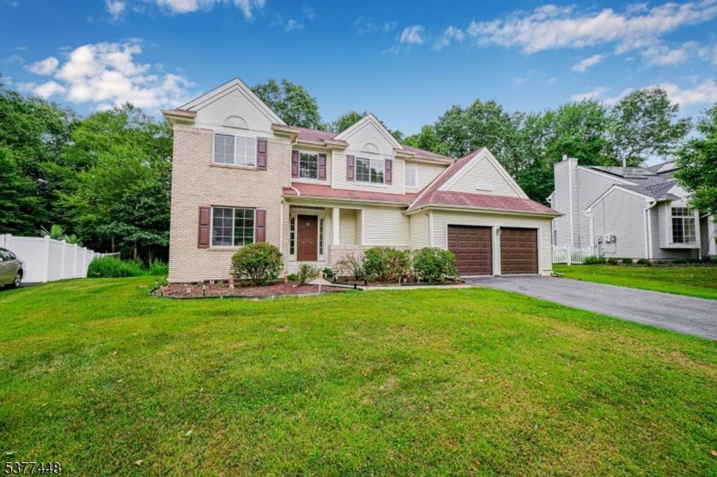 38 Crestwood Cir, Mount Olive Twp., NJ 07828