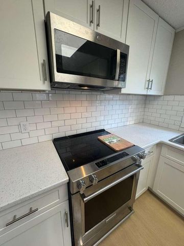 4910 HUPPEL AVENUE, Orlando, FL 32811