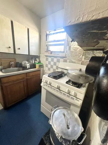 5622 Van Cleef Street, Corona, NY 11368