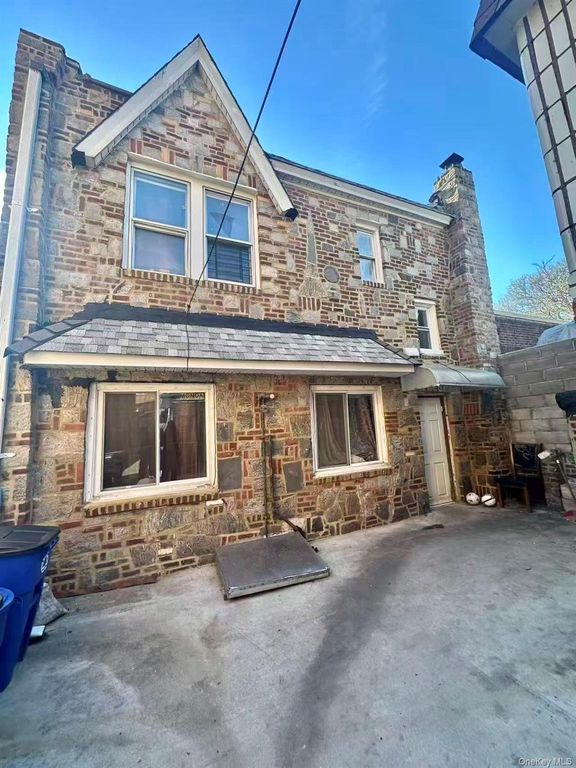 5622 Van Cleef Street, Corona, NY 11368