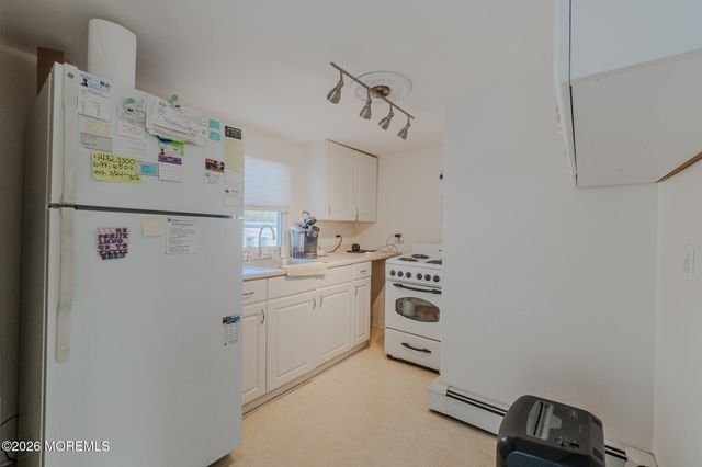 34 Park Avenue, Matawan, NJ 07747