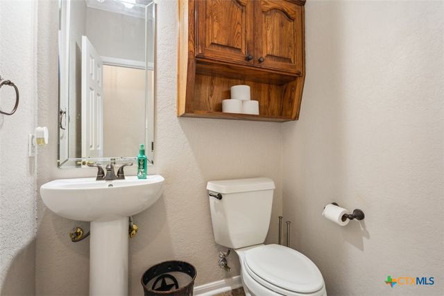 1042 Crescent Drive, Belton, TX 76513