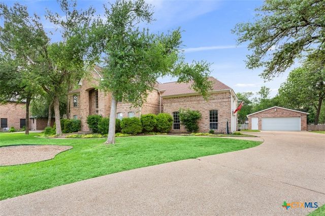 1042 Crescent Drive, Belton, TX 76513