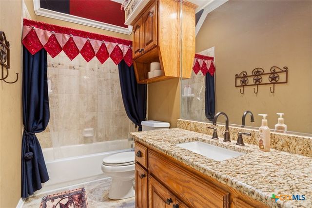 1042 Crescent Drive, Belton, TX 76513