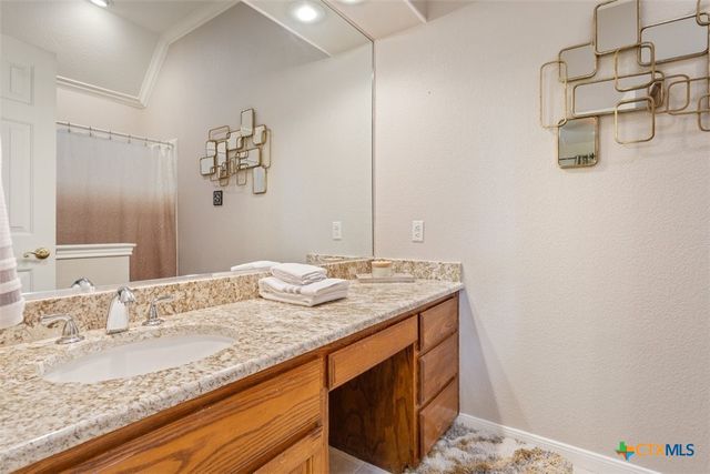 1042 Crescent Drive, Belton, TX 76513