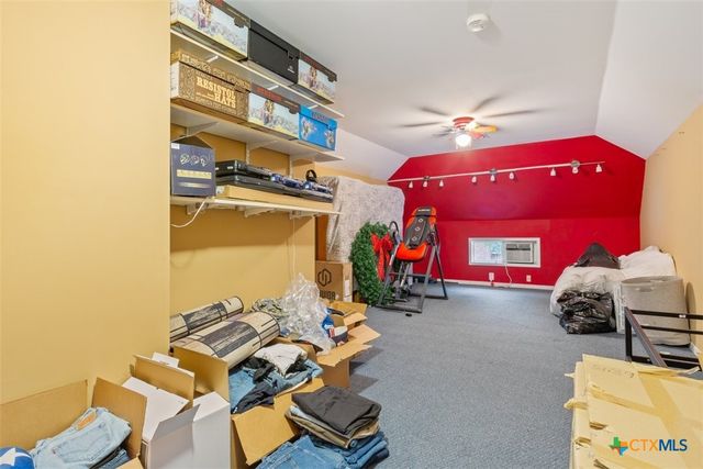 1042 Crescent Drive, Belton, TX 76513