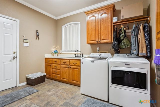 1042 Crescent Drive, Belton, TX 76513
