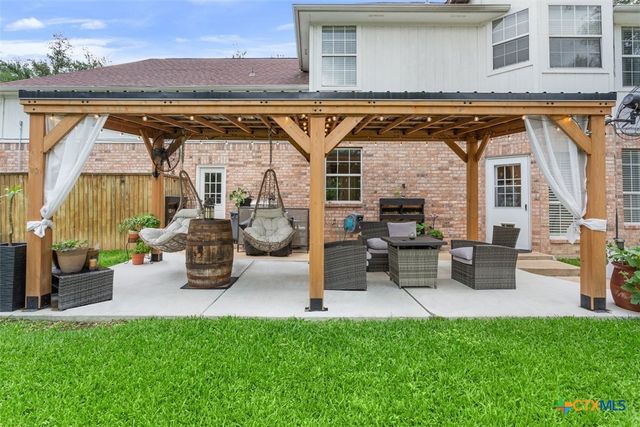 1042 Crescent Drive, Belton, TX 76513
