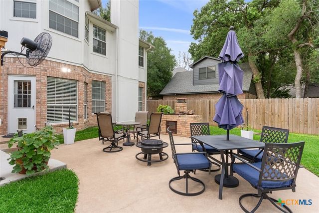 1042 Crescent Drive, Belton, TX 76513